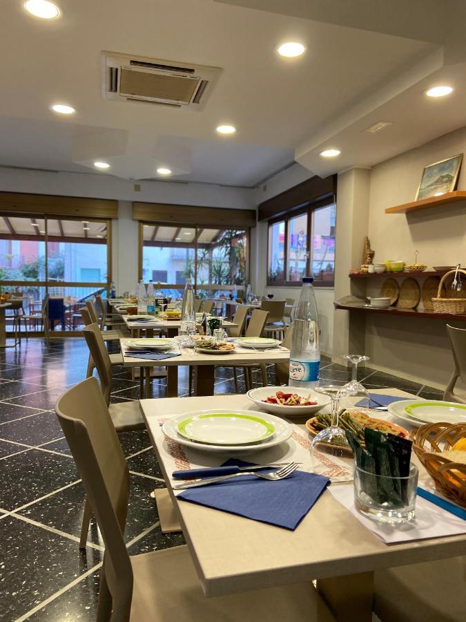 Hotel Domus Mea カットーリカ エクステリア 写真