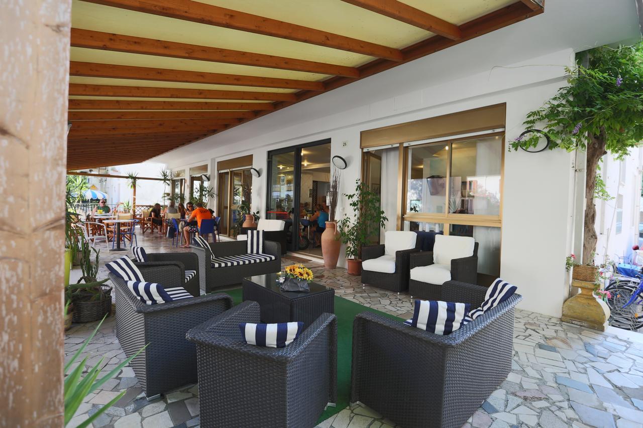 Hotel Domus Mea カットーリカ エクステリア 写真