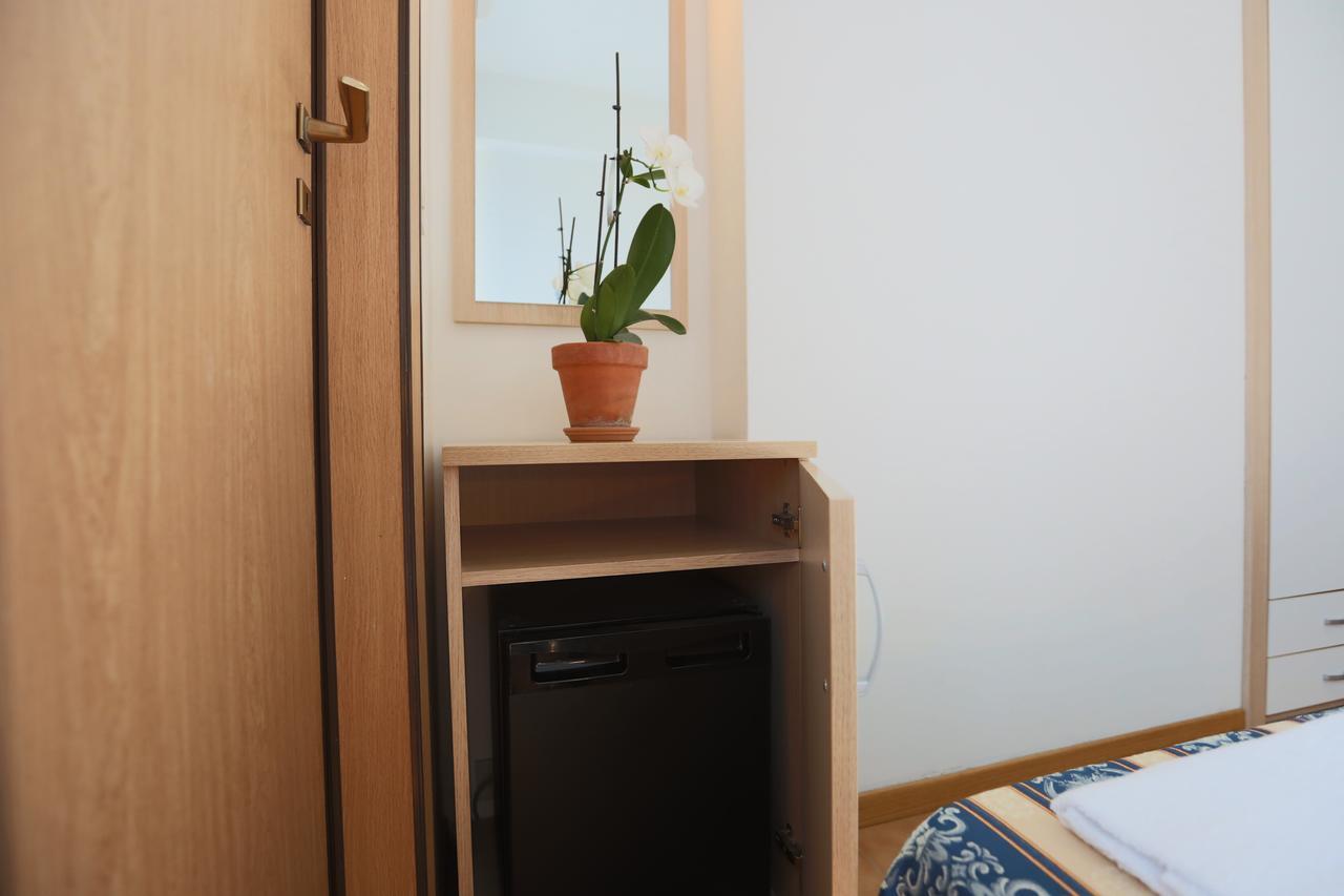 Hotel Domus Mea カットーリカ エクステリア 写真